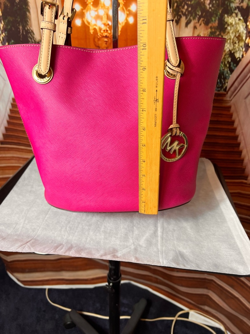 Michael Kors Jet Set Travel Tote Hot Pink Fushia Saffiano Leather Cream Handles - Picture 11 of 17